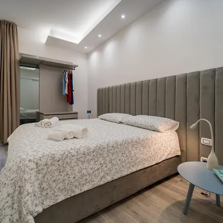 Elegant & Ortigia Apartment *